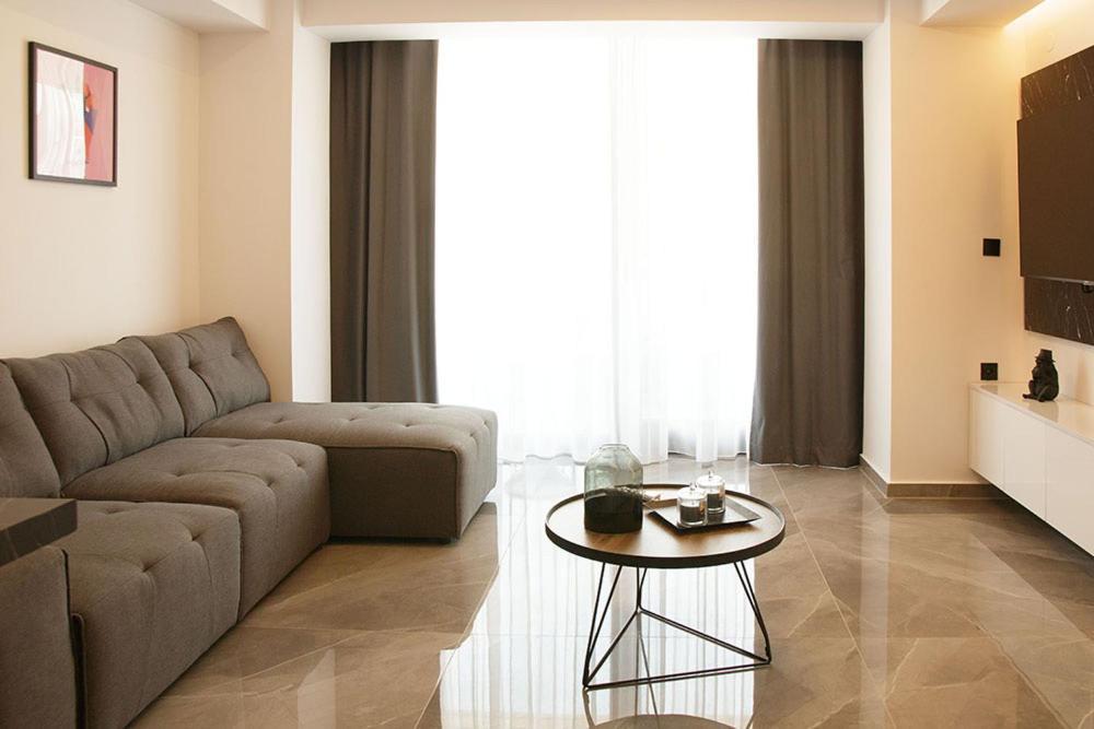 P J Luxury Suites Сере Экстерьер фото